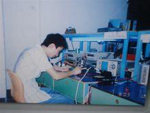 2003年，胡志幫在深圳電子廠做技術員