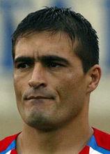 羅伯托&middot;阿庫納