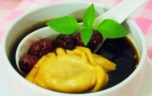 紅棗荷包蛋湯 紅棗荷包蛋湯