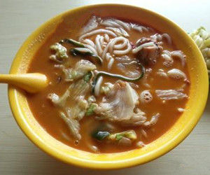 雞肉香菇醬米線 雞肉香菇醬米線