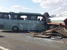 8.26新疆客車甘肅車禍