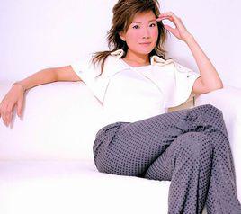 白衣飄飄的年代[葉蓓演唱的歌曲]