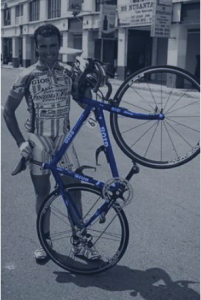 Fernando Escarpin帶著GIOS腳踏車登上了1999年環法比賽的領獎台