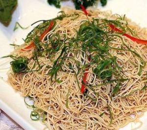 蔥香蚝油粵式炒麵 蔥香蚝油粵式炒麵