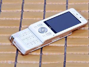 索愛W910i 白色