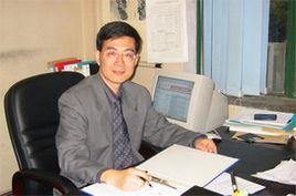 蘇明[上海市人大教科文衛委主任委員、市教委主任]