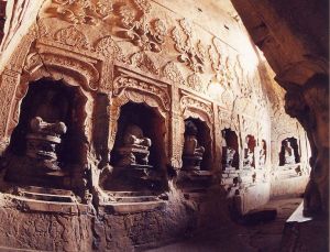 響堂寺石窟 響堂寺石窟