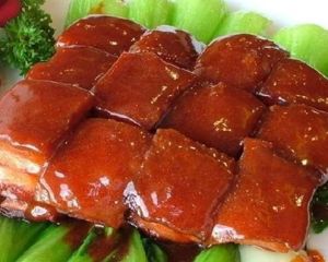 肥肉製作的名菜紅燒肉