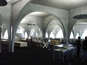 多摩美術大學圖書館