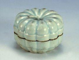 青白釉瓜楞盒 青白釉瓜楞盒