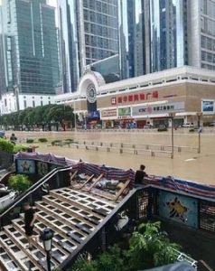 最牛抗洪餐廳 最牛抗洪餐廳