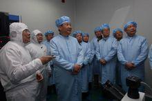 習近平視察華中科技大學