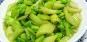 西芹炒蠶豆 西芹炒蠶豆