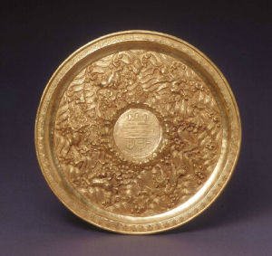 海水江崖瑞獸紋金盞托 海水江崖瑞獸紋金盞托