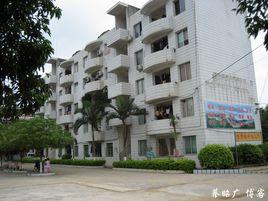 張黃鎮初級中學 張黃鎮初級中學