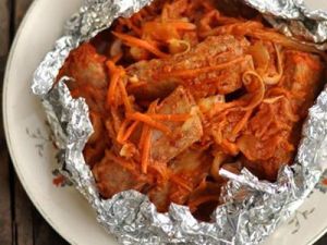 手撕辣白菜蒸排骨 手撕辣白菜蒸排骨