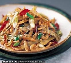 辣椒肉絲炒萵筍皮 辣椒肉絲炒萵筍皮