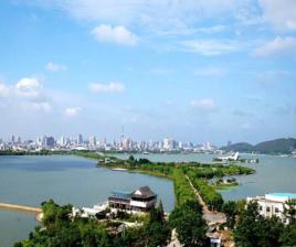 雲龍湖賦[楊威賦作]