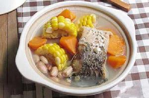 玉米胡蘿蔔鯽魚湯 玉米胡蘿蔔鯽魚湯