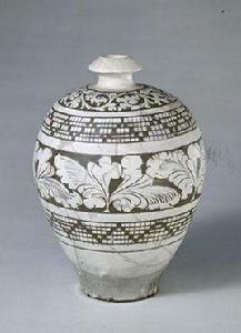 宋當陽峪窯白釉剔花瓶 宋當陽峪窯白釉剔花瓶