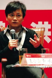 李承鵬新銳知識分子，具號召力的網路博主，超人氣意見領袖，社會評論家、雜文家、暢銷作家。