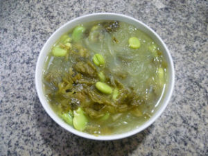 蠶豆酸菜冬粉湯