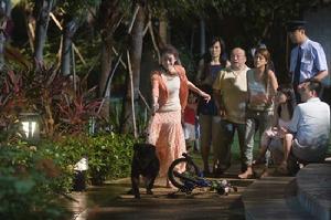 《救命2之怪物》