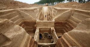 甲字形墓 甲字形墓