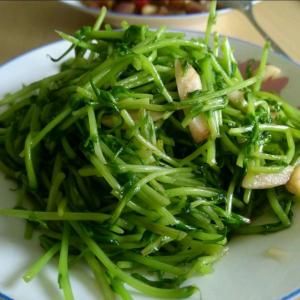 蒜香豆苗 蒜香豆苗