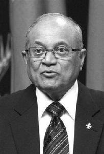 穆蒙·阿卜杜勒·加堯姆 穆蒙·阿卜杜勒·加堯姆