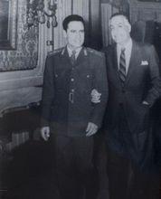 卡扎菲(左)將自己視作阿拉伯領袖、埃及前總統納賽爾的門徒