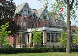 布蘭克山.霍爾學院