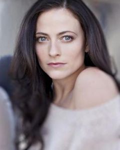 蘿拉·普沃 蘿拉·普沃