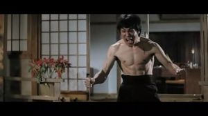 《精武門》里暴怒的李小龍