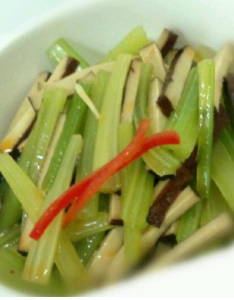 拌豆乾芹菜 拌豆乾芹菜