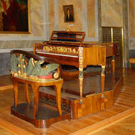踏板錘鋼琴，維也納藝術博物館1815年收藏。