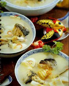 籮粉魚頭豆腐湯 籮粉魚頭豆腐湯