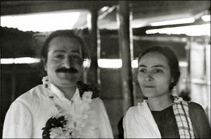 美赫巴巴和美婼在錫棚