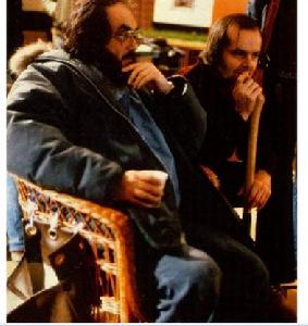 《閃靈》故事情節