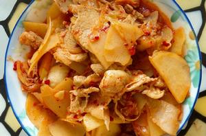 辣白菜炒五花肉土豆片 辣白菜炒五花肉土豆片