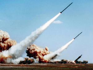 300MM火箭炮炮擊