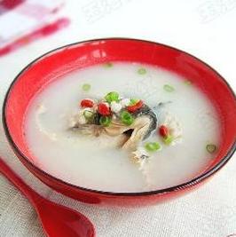奶白鯽魚薏米湯 奶白鯽魚薏米湯