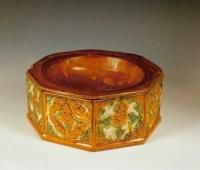 遼八角形三彩硯 遼八角形三彩硯