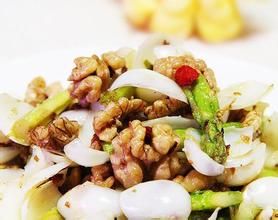 百合青筍炒桃仁 百合青筍炒桃仁