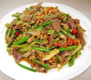 農家酸辣雞雜 農家酸辣雞雜