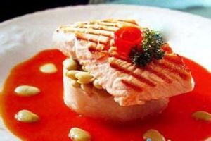 香煎鮭魚配牛油汁茄茸 香煎鮭魚配牛油汁茄茸