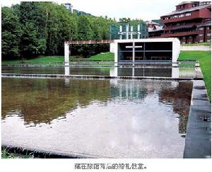 安藤忠雄設計的水的教堂