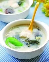 絲瓜皮蛋豆腐湯 絲瓜皮蛋豆腐湯