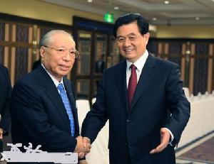 5月8日，中國國家主席胡錦濤在東京會見日本創價學會名譽會長池田大作。