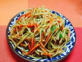 青椒胡蘿蔔土豆絲 青椒胡蘿蔔土豆絲